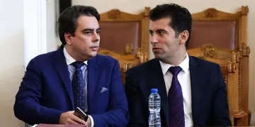 Гадателката на Берлускони драматична за Кирил и Асен: Разделят се