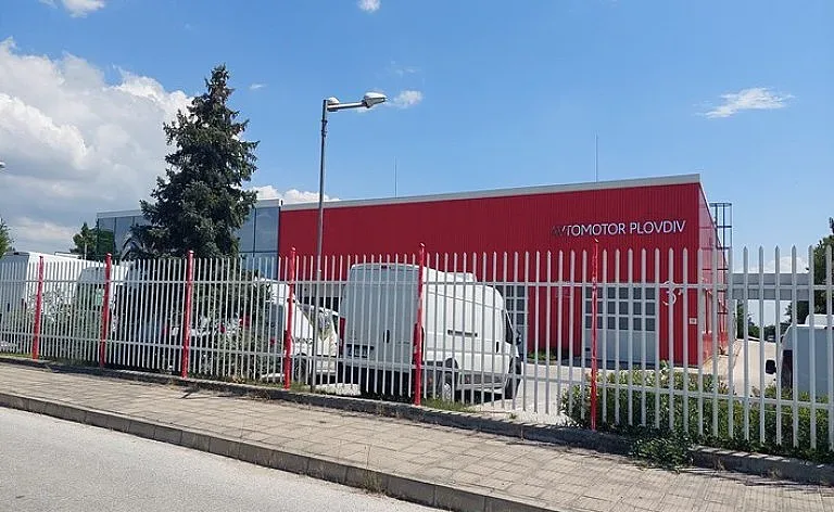 ЧСИ разпродават имоти за милиони на бивш автотърговец