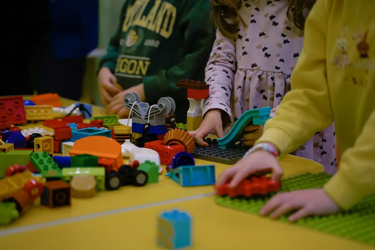 Деца от детските градини се състезават с познания за източниците на енергия и нейното съхранение