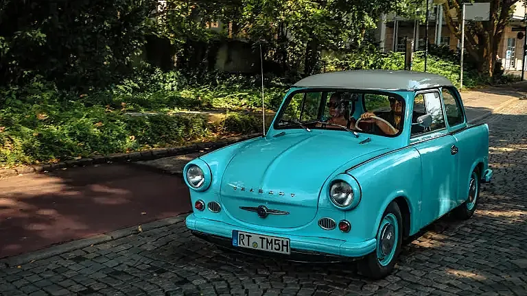 Автомобилен гигант спира производството в ключови заводи