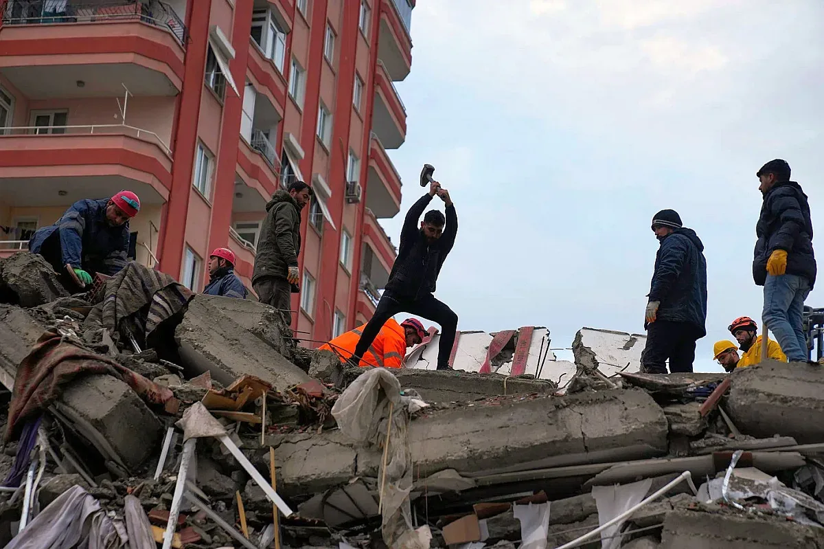 Нови трусове през нощта в Турция, расте броят на жертвите