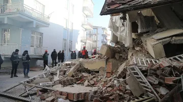Паника: Първият трус в Турция задействал смъртоносно домино
