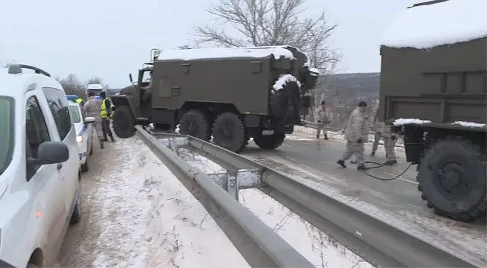 Драма с военен камион край Враца