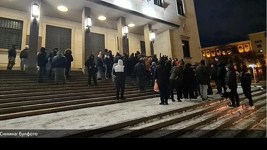 Опашка пред БНБ от тъмна доба. Причината!