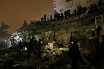 Зловещи кадри от ада в Турция. Жертвите вече са 300 (ВИДЕО)