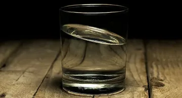 Ето какво да си сипвате във водата, за да отслабвате