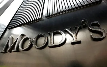 Moody’s ни похвали и попари