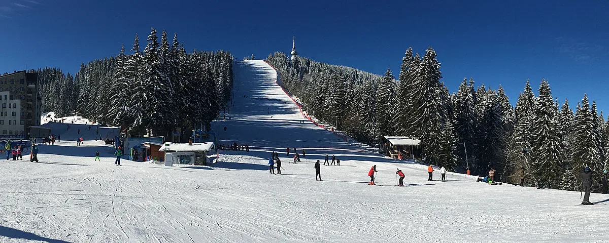 Метър сняг в Пампорово, отвориха и Мечи чал