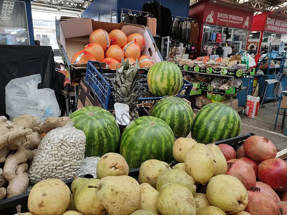 Родопчани изстудяват мастиката. Долетяха дини от Бразилия