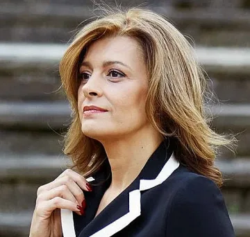 Деси Радева се появи! И забърка здрава интрига