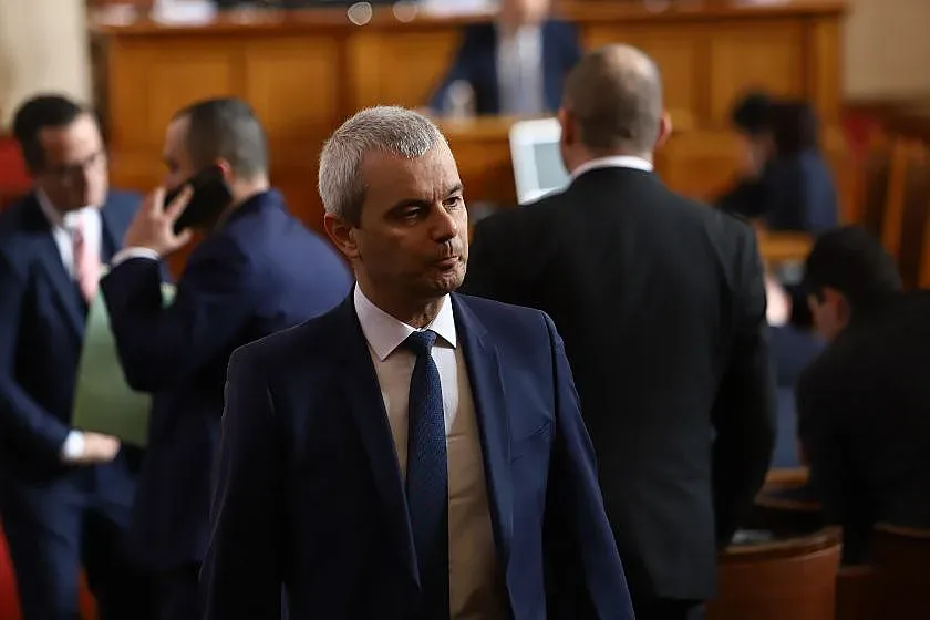 Екшън със сина на Костадинов. Евробабаит му скочил