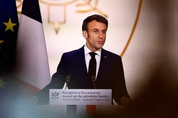 Франция с нов кабинет. Две големи изненади