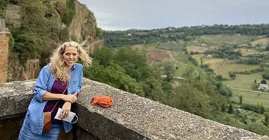 Нова терапия: Разговори на кафе със себе си