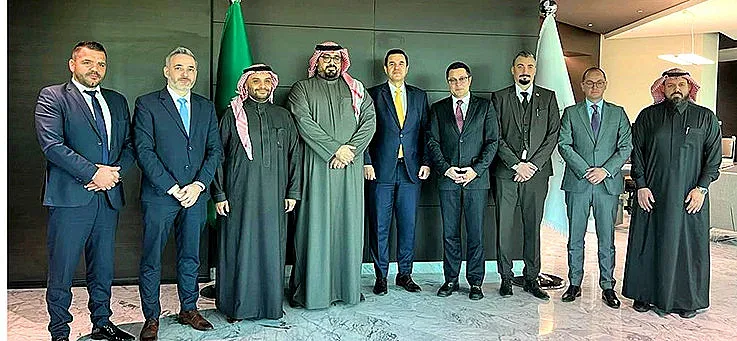 Правим огромна мандра със Саудитска Арабия