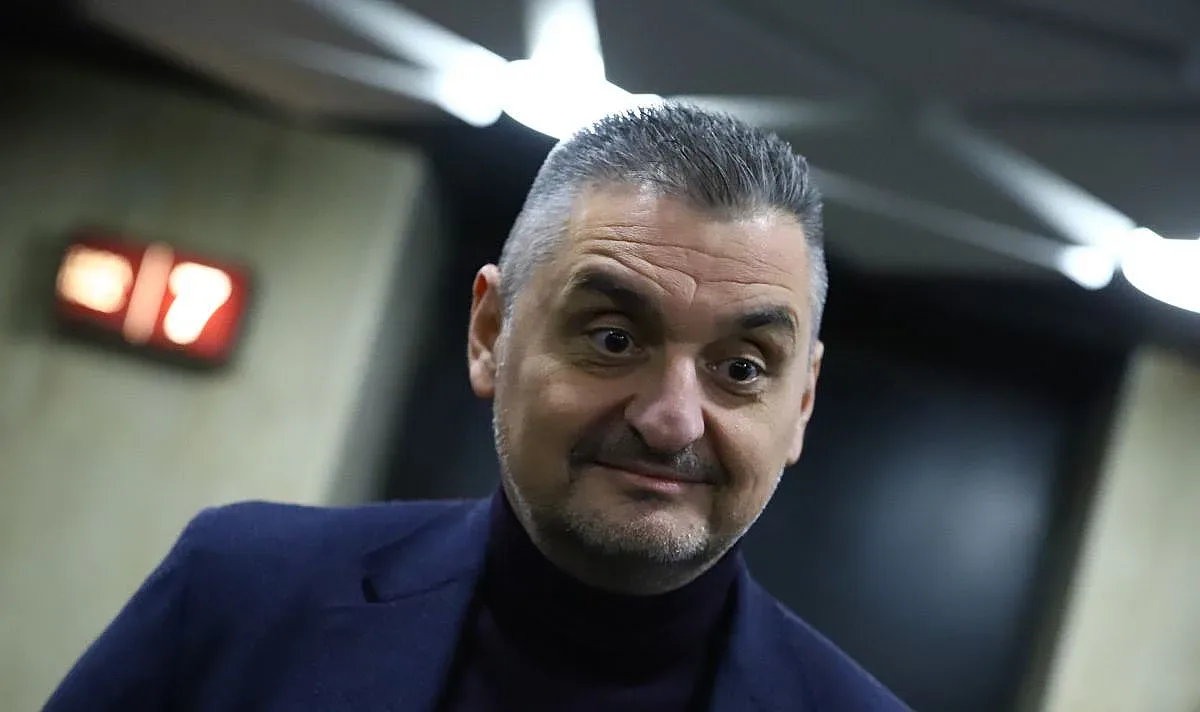 Кирил Добрев обвини Нинова, че превърнала БСП в гарнитура