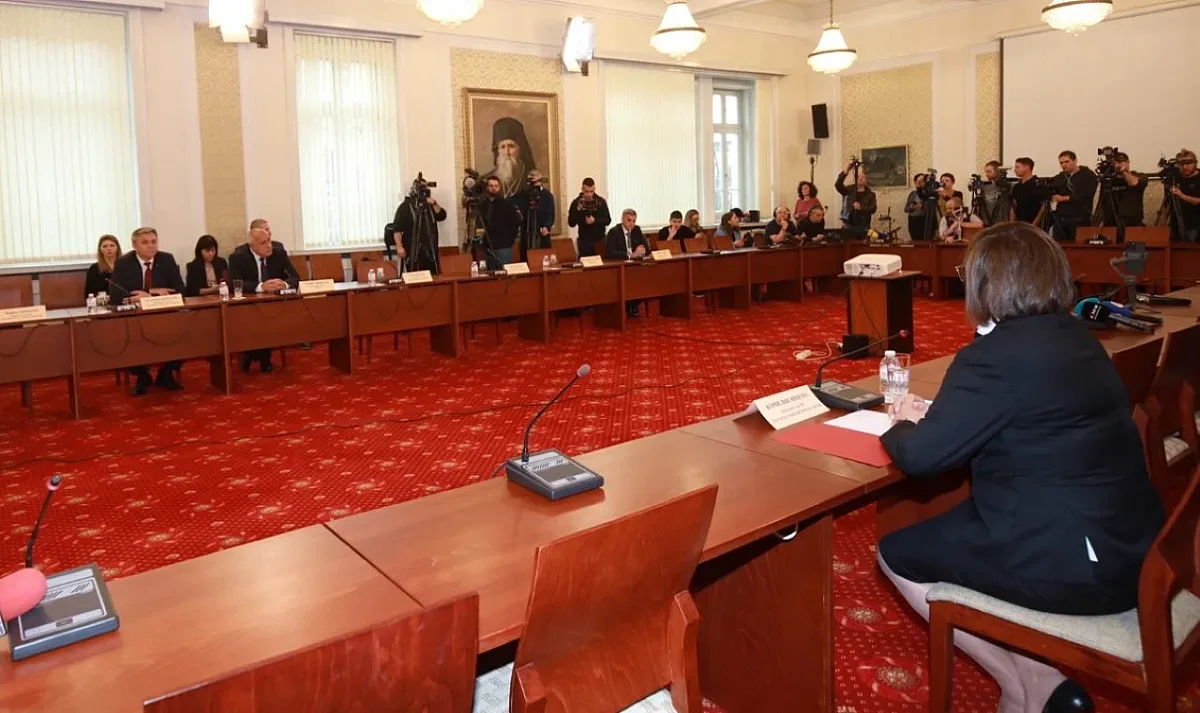 Лидерската среща - първа крачка. ДБ и ПП искат БСП насаме