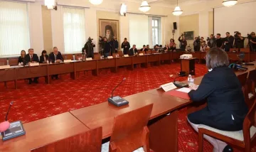 Лидерската среща - първа крачка. ДБ и ПП искат БСП насаме