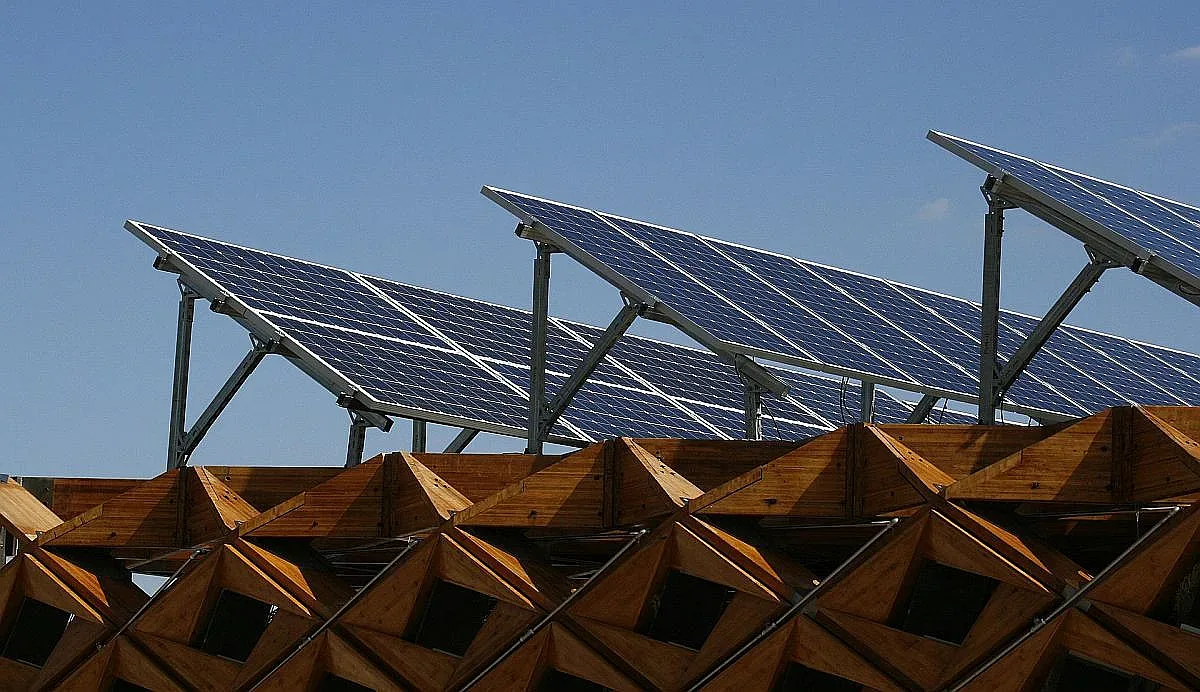 Фотоволтаици захранват производството на български мебели