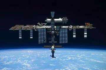 "Роскосмос" и НАСА се споразумяха как екипажът на повредения космически кораб "Союз МС-22" ще се върне от МКС