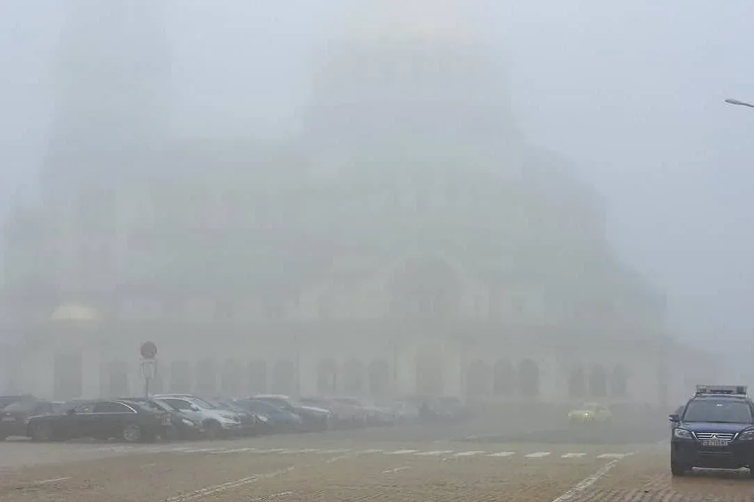 Времето ни шашна. Поредна изненада вместо студ и сняг