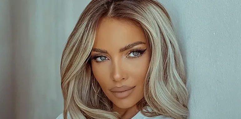 Русата Златка показа коремчето си. Мрежата полудя (СНИМКА)