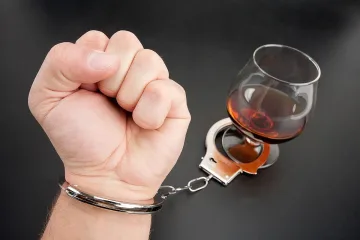 Учени доказаха: Пиенето приспива, но следва голям проблем