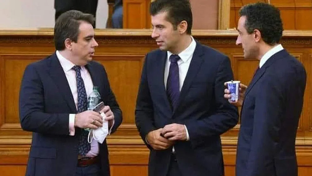 Разколът в "Промяната"! Асен Василев гони Лорер