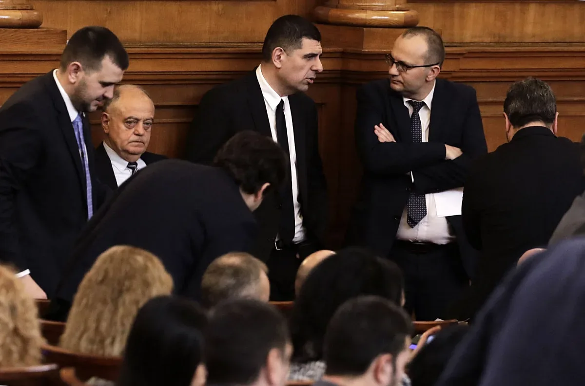 Решено: Държавата влиза в Лукойл, ако има криза