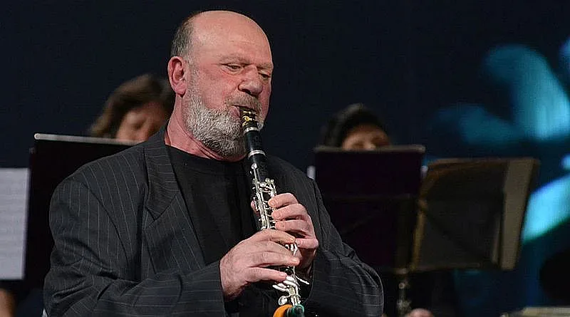 Депутатите се засрамиха! Дават държавна пенсия на именит музикант