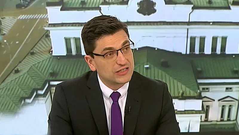 Промяната не ще ГЕРБ, депутат ги нарича крадци