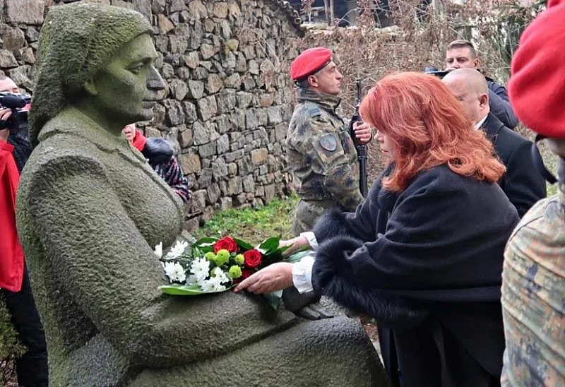 Йотова заговори за третия мандат и кутията на Пандора