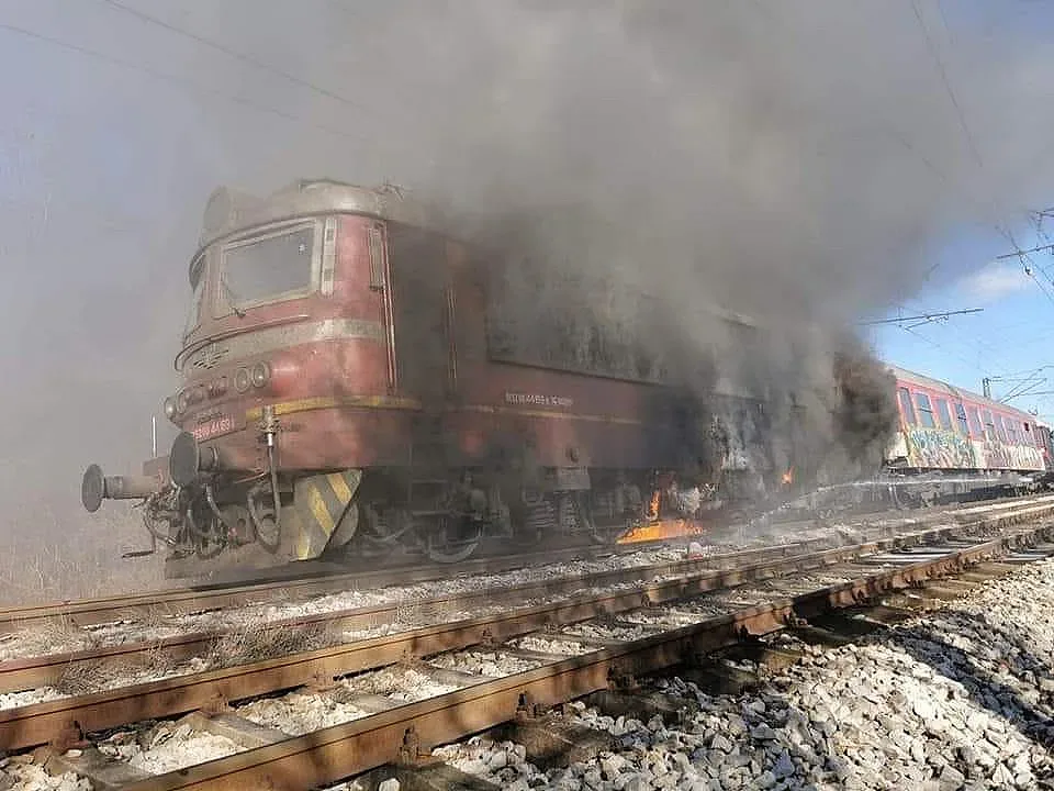 Пак ужас във влака Варна-София! Ето какво се случи край Мездра