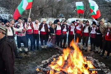 Войводи първи се хвърлиха за кръста. Почит към хайдутин