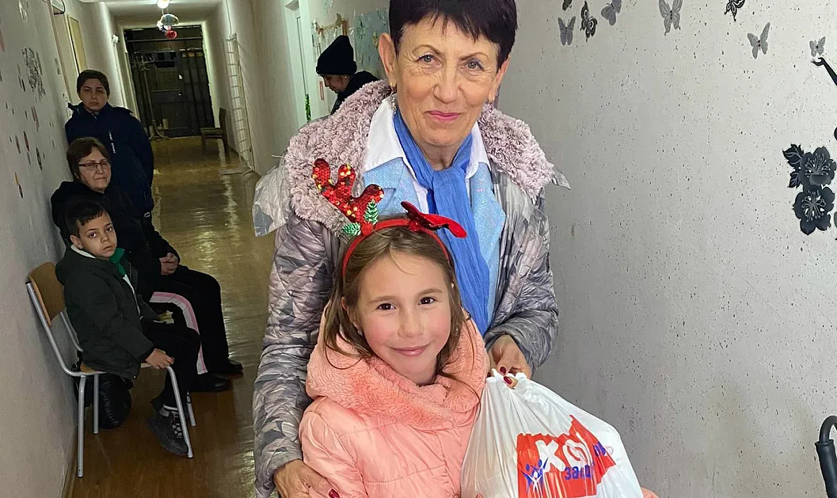 НОВОГОДИШНО ДАРЕНИЕ НА"НАРКООП" - КУБРАТ ЗАРАДВА МАЛКИ И ГОЛЕМИ