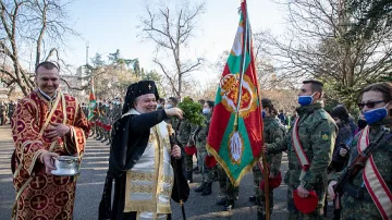 Старозагорци честват Богоявление с молитва и ритуал за здраве