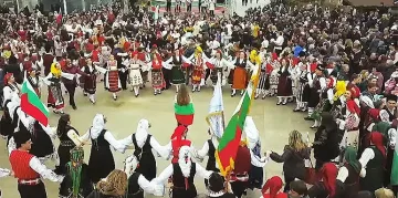 Скандалът расте! Дунавското хоро звучи, всички срещу  МУЗИКАУТОР