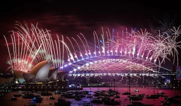 Светът посреща новата 2023 година