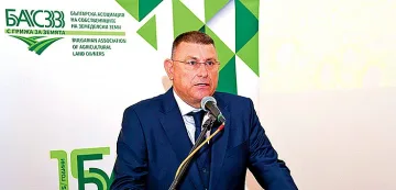 Къде поскъпват най-много нивите? Стайко Стайков пред "Стандарт"