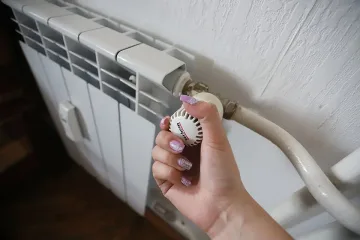 КЕВР се произнесе. Ето цените на ток и парно