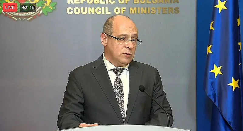 Вдигат минималната заплата на 780 лева