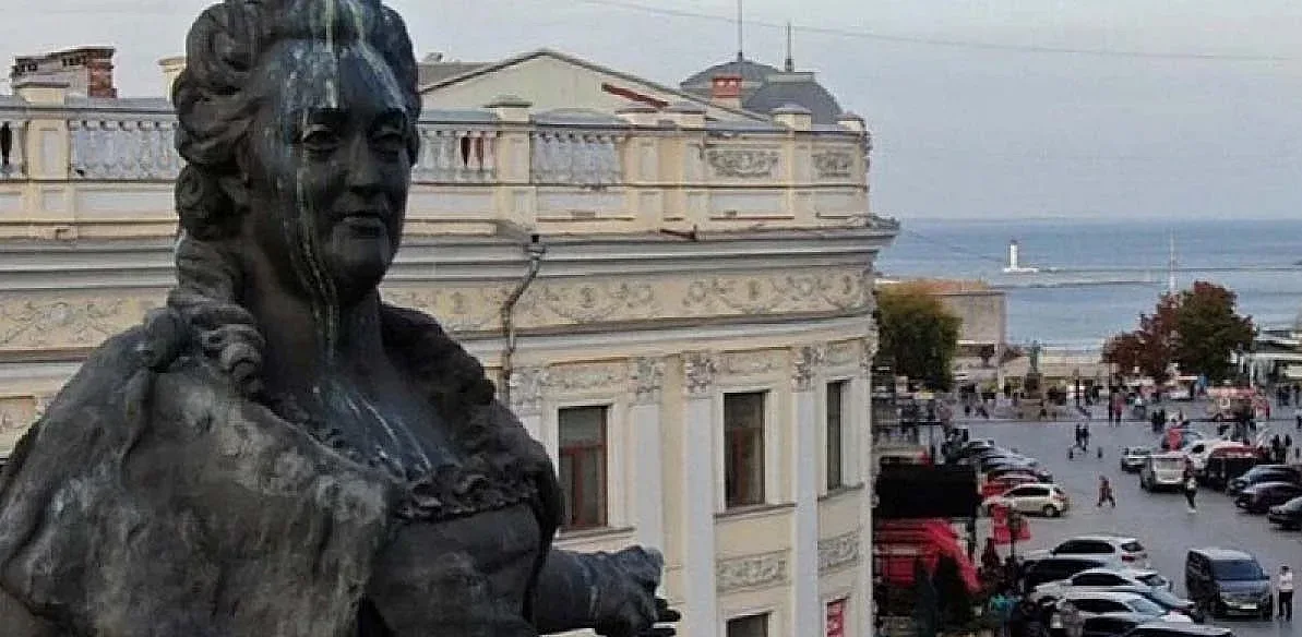 Украйна пренаписа историята. Изчегърта император