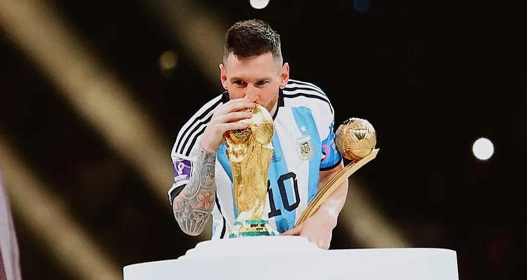 Меси се уплаши от феновете на ПСЖ, остави световната купа у дома