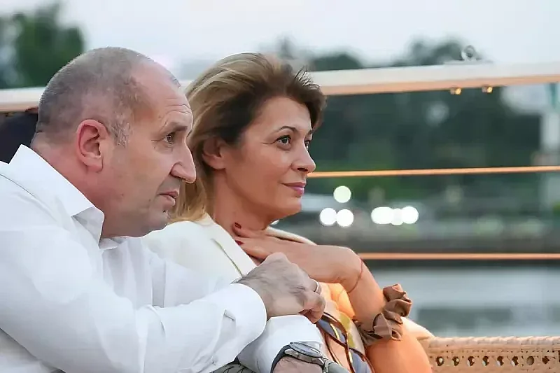 Изловиха ги! Радев и Деси в суперлуксозен хотел (СНИМКИ)