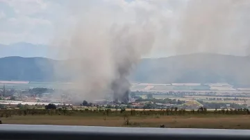 Черни облаци над "Тракия". Вият пожарни