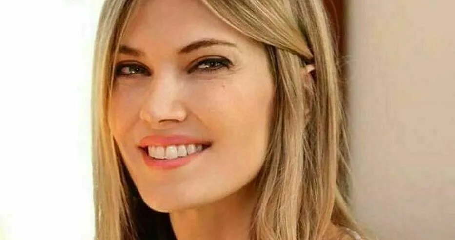 Драмата в европарламента! Любителка на пачките изгоря