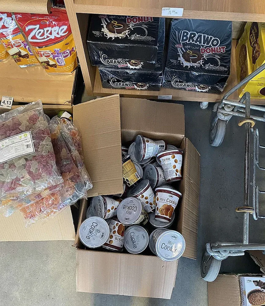 Внимание! Пробутват коледни сладки с изтекъл срок на годност