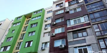 Раздават 1,1 млрд. лева на сговорчиви съседи
