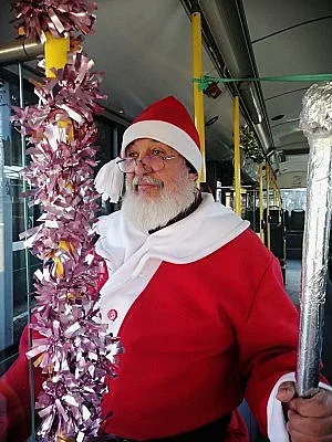 Коледни песни и белобрад старец в старозагорския градски транспорт и тази година