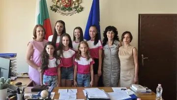 Кметът на Казанлък награди гимнастичките с лагер в най - новия спортен комплекс в Самоков