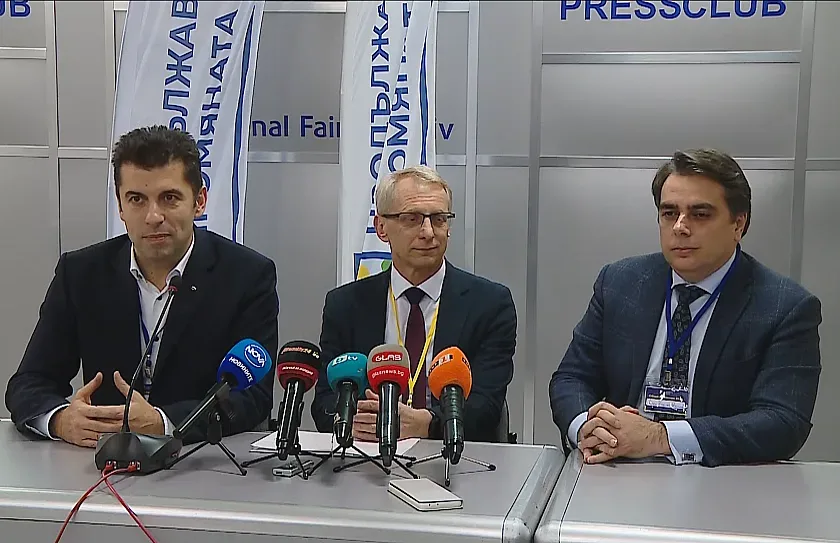 Кирил и Асен отписаха кабинета. Обявиха голяма цел